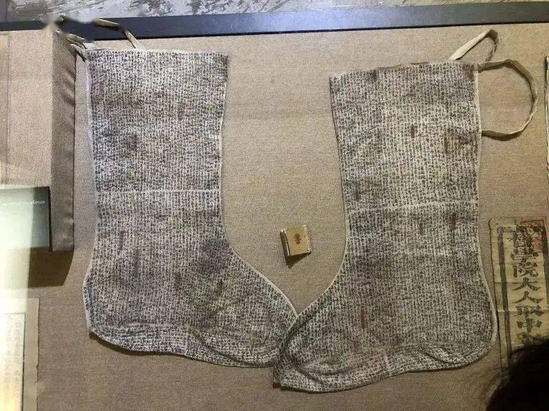 古代考生咋作弊的？身上夹带的小抄让人叹为观止_百科TA说
