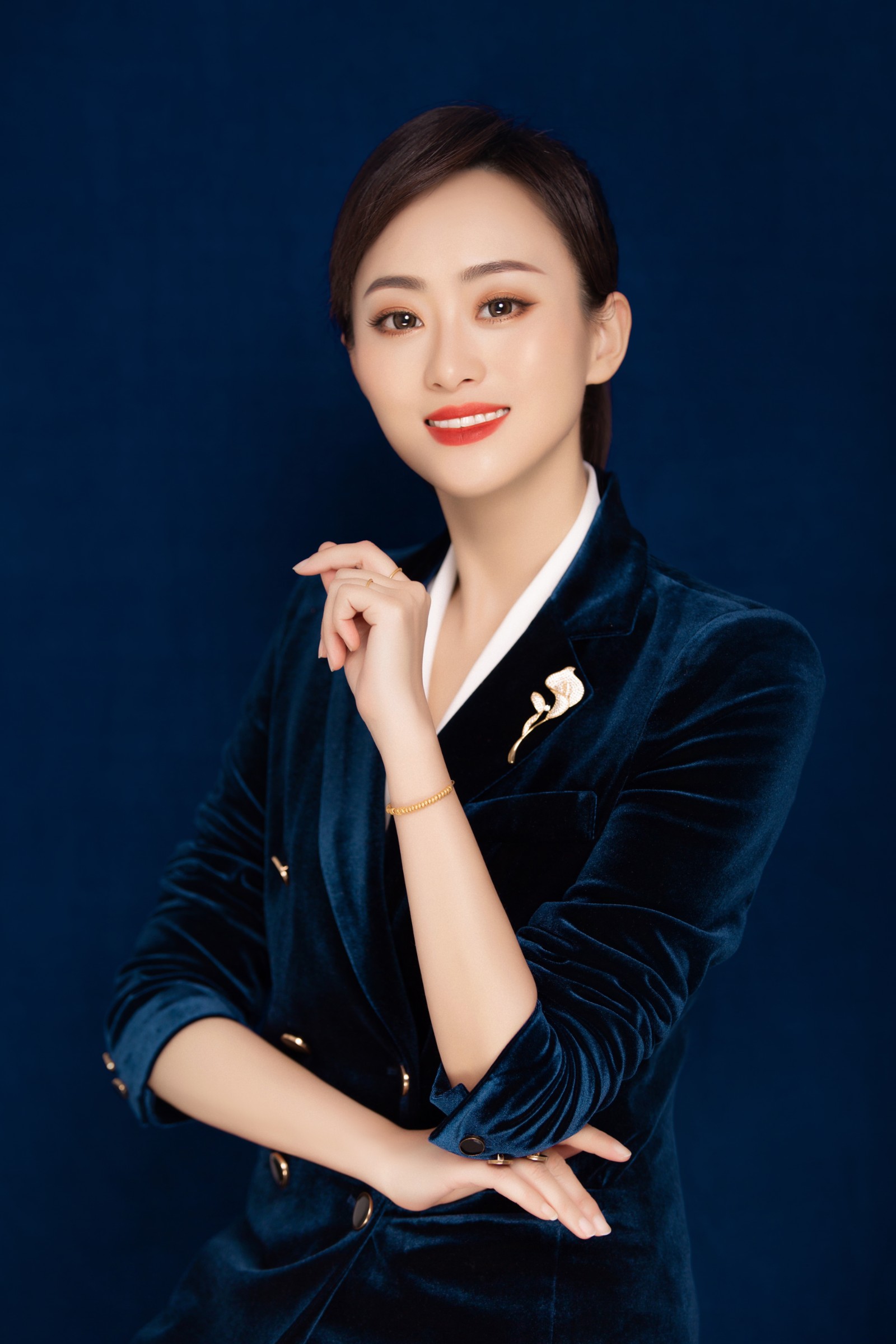 德州电视台新闻频道《直播德州》栏目主持人,一级播音员<span class="