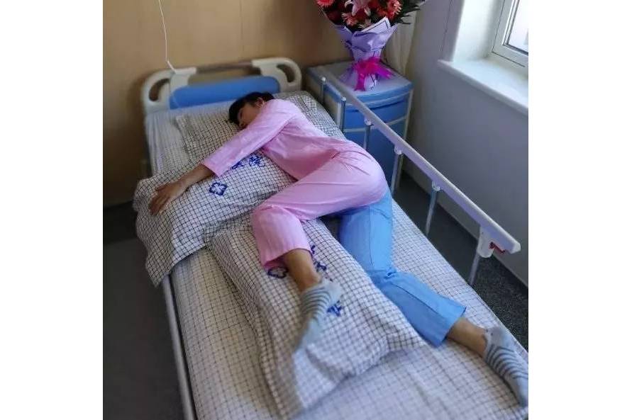  p data-id="gnbvgiffd9">  侧卧位是一种自然