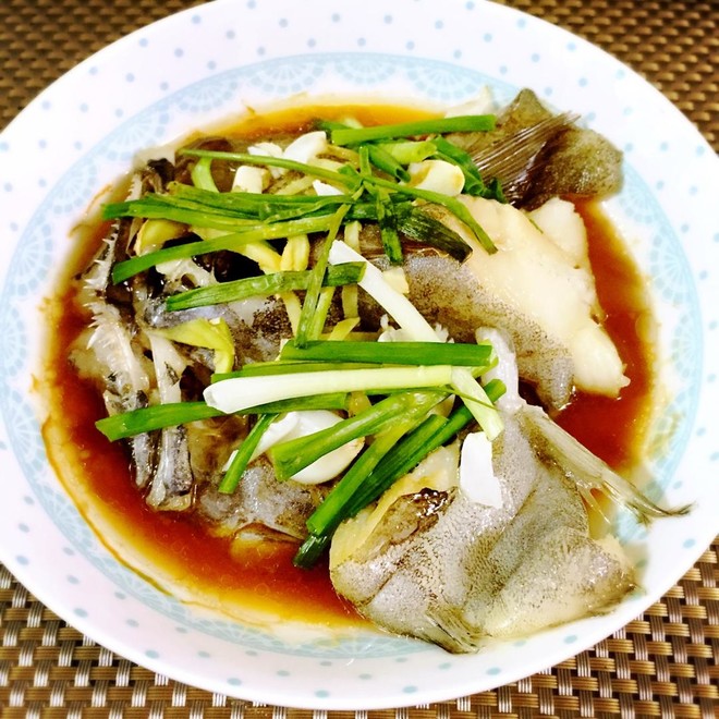 丑鱼美味清蒸鸦片鱼头