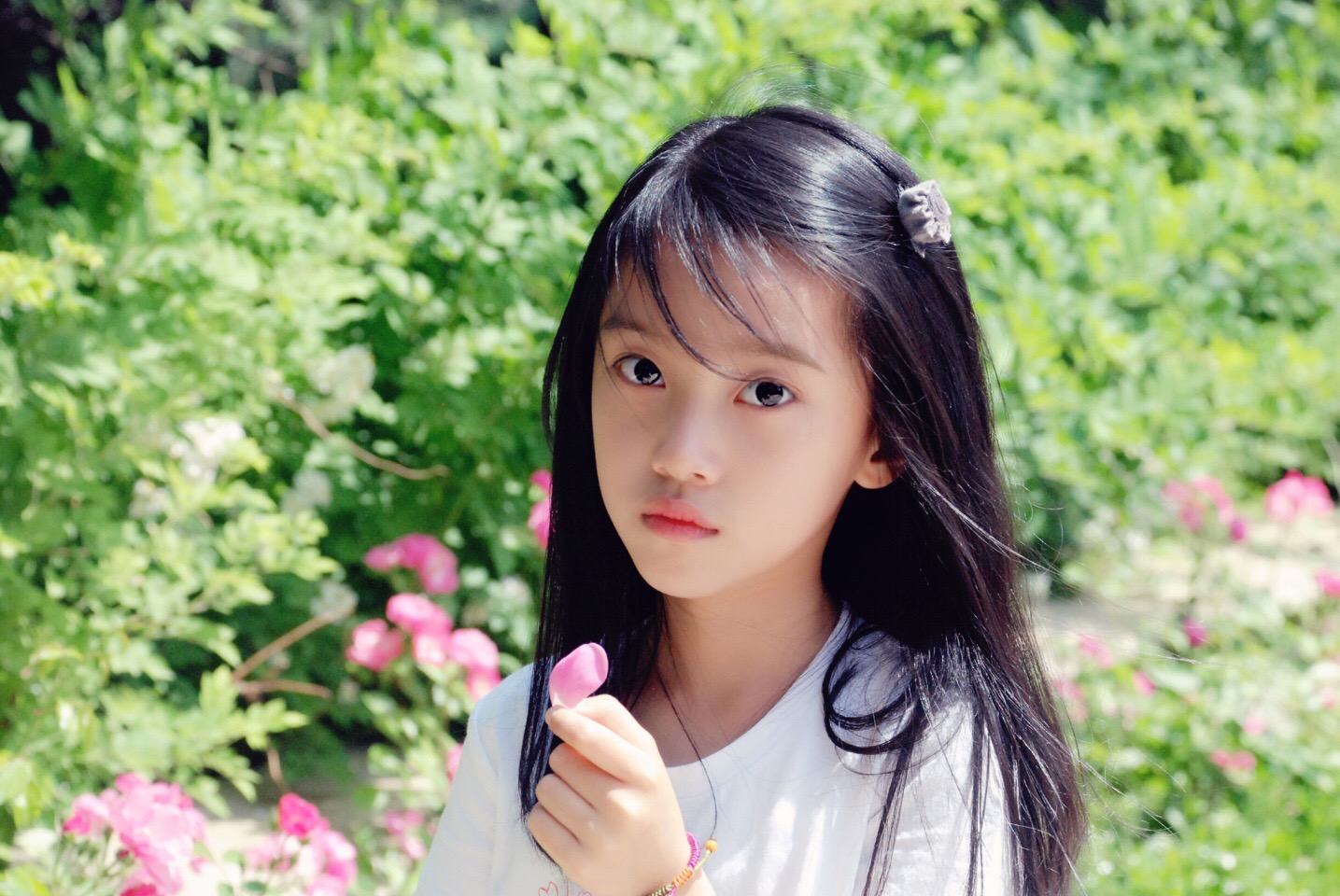  p>包晗言,女,2007年10月3日出生于北京市东城区,童星,小歌手,中国