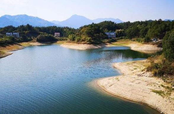 data-id="gn16z7yqad">蕲春县大鑫湾仙人湖养生度假区,位于湖北省黄冈