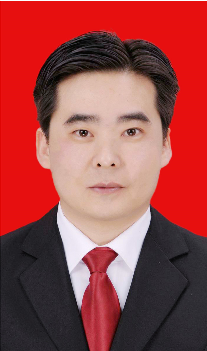 汉族,1976年2月生,中共党员,现任重庆市南川区南城街道党工委副书记