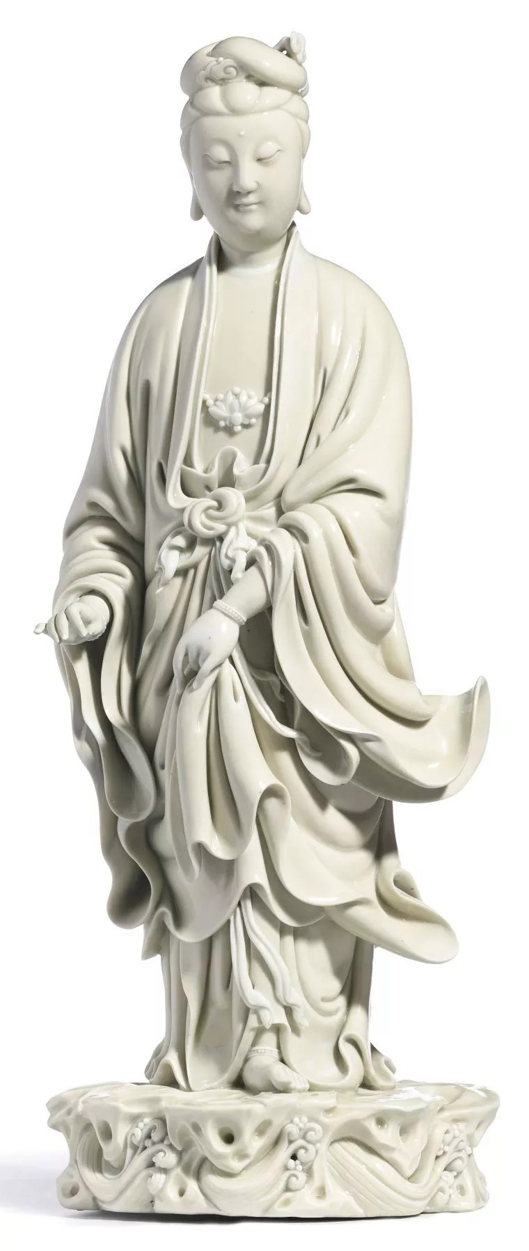 千年德化窑何朝宗祥云观音现拍场估价500万将花落谁家？_百科TA说