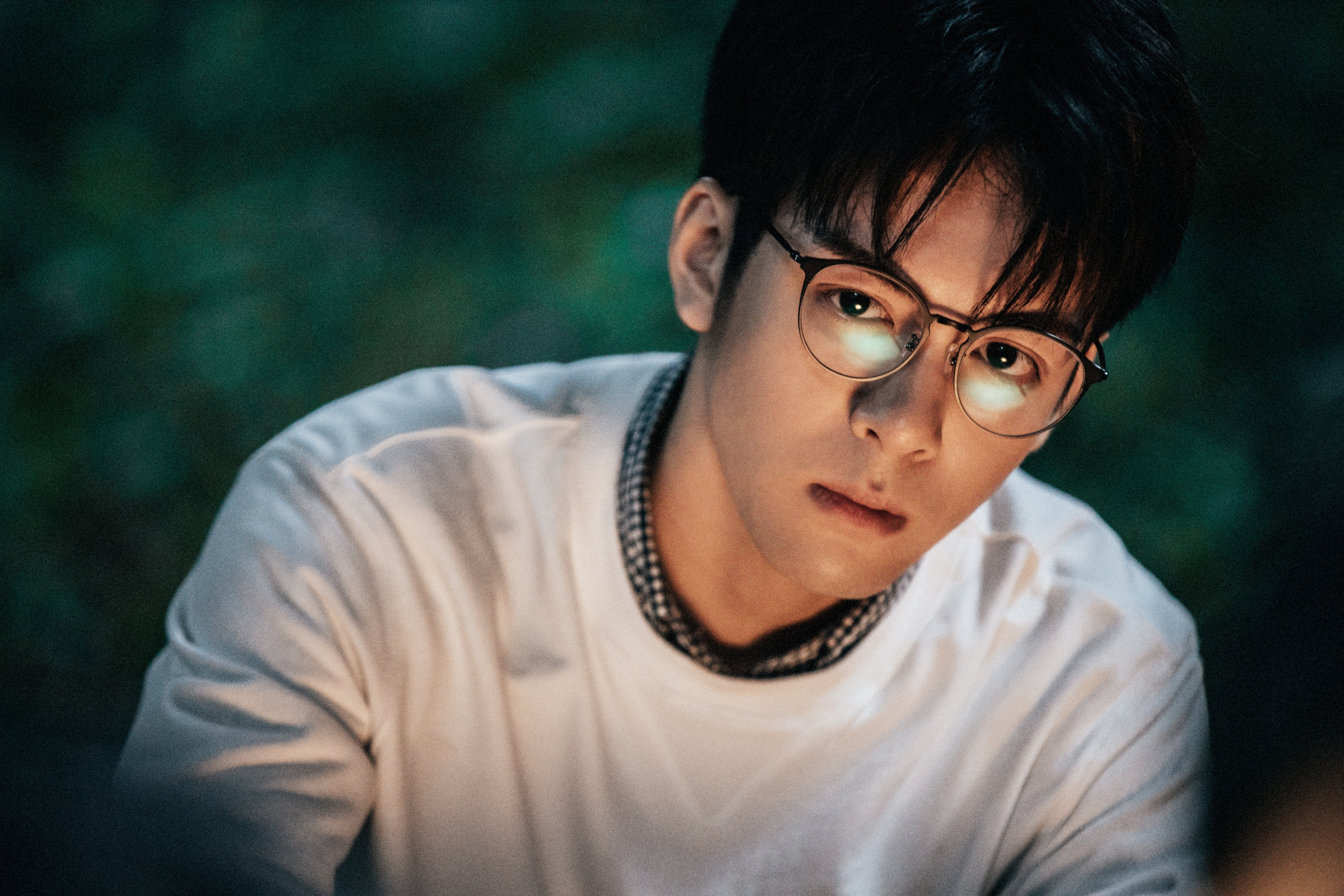  p>曾舜晞 i>(joseph) /i>,原名曾威航,1996年10月9日出生于广东省