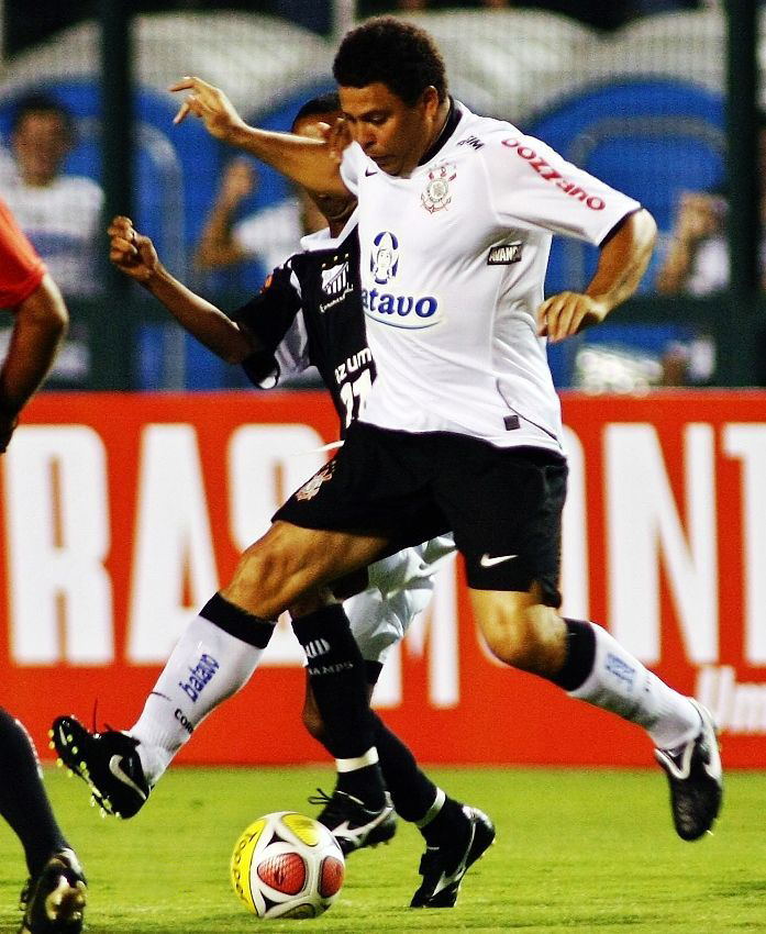 达·利马(ronaldo luiz nazario de lima),1976年9月18日出生在巴西 a
