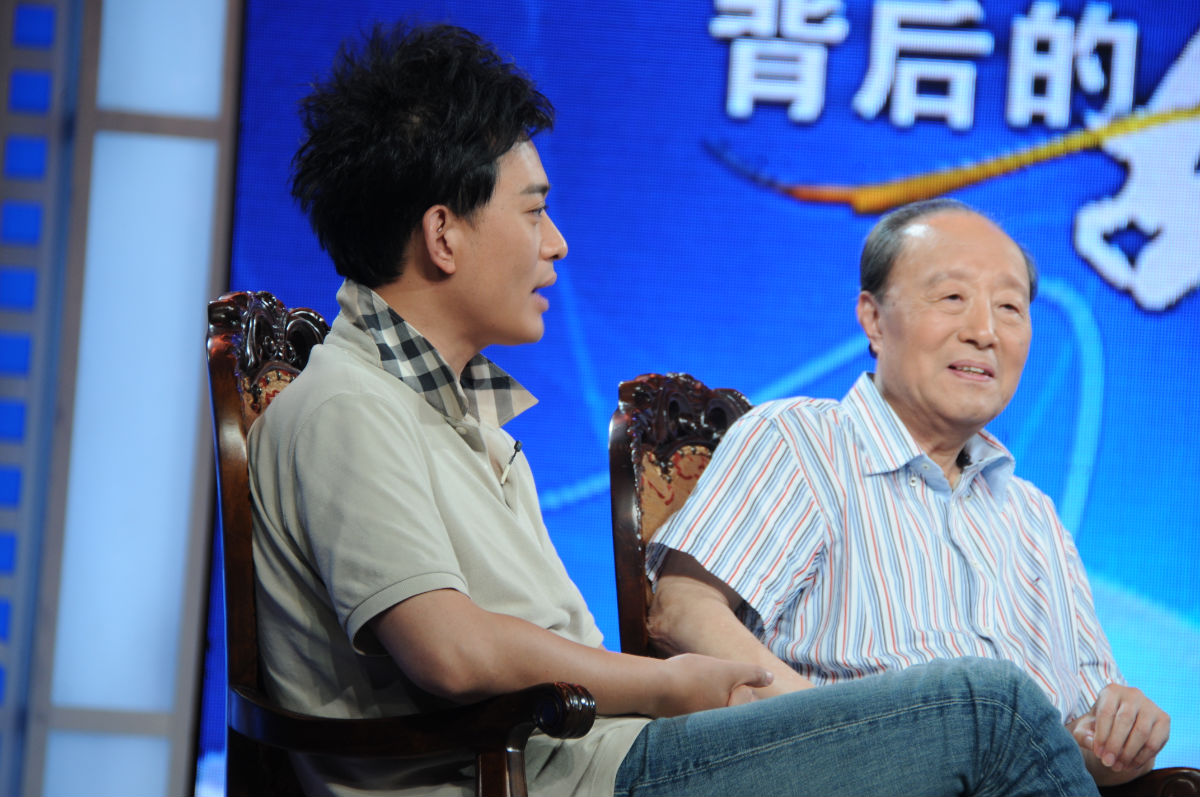 《背后的故事》是 a target="_blank" href="/item/湖南卫视/220836"