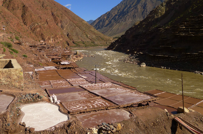 芒康盐井古盐田
