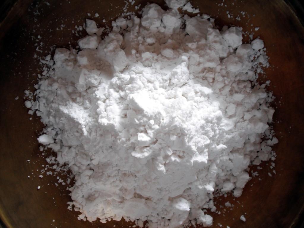  p>马铃薯淀粉(potato starch)是由清洗干净的土豆粉粹,过滤,沉淀,将