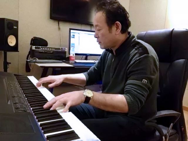  p>《那一年》是一部轻音乐组曲,由著名音乐家 a target="_blank"