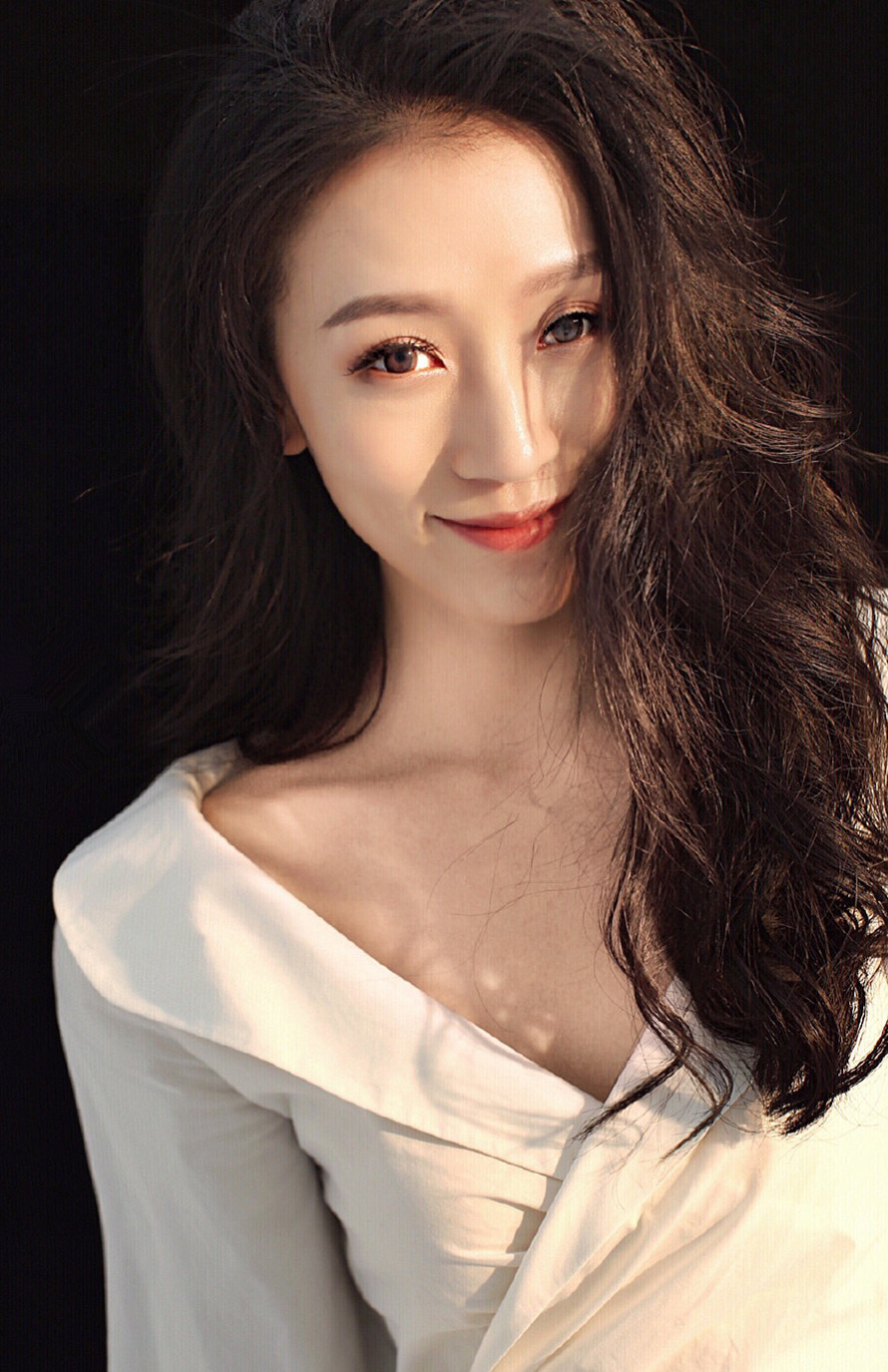  p>聂小欠儿,北京人,花椒直播平台网络红人. /p>