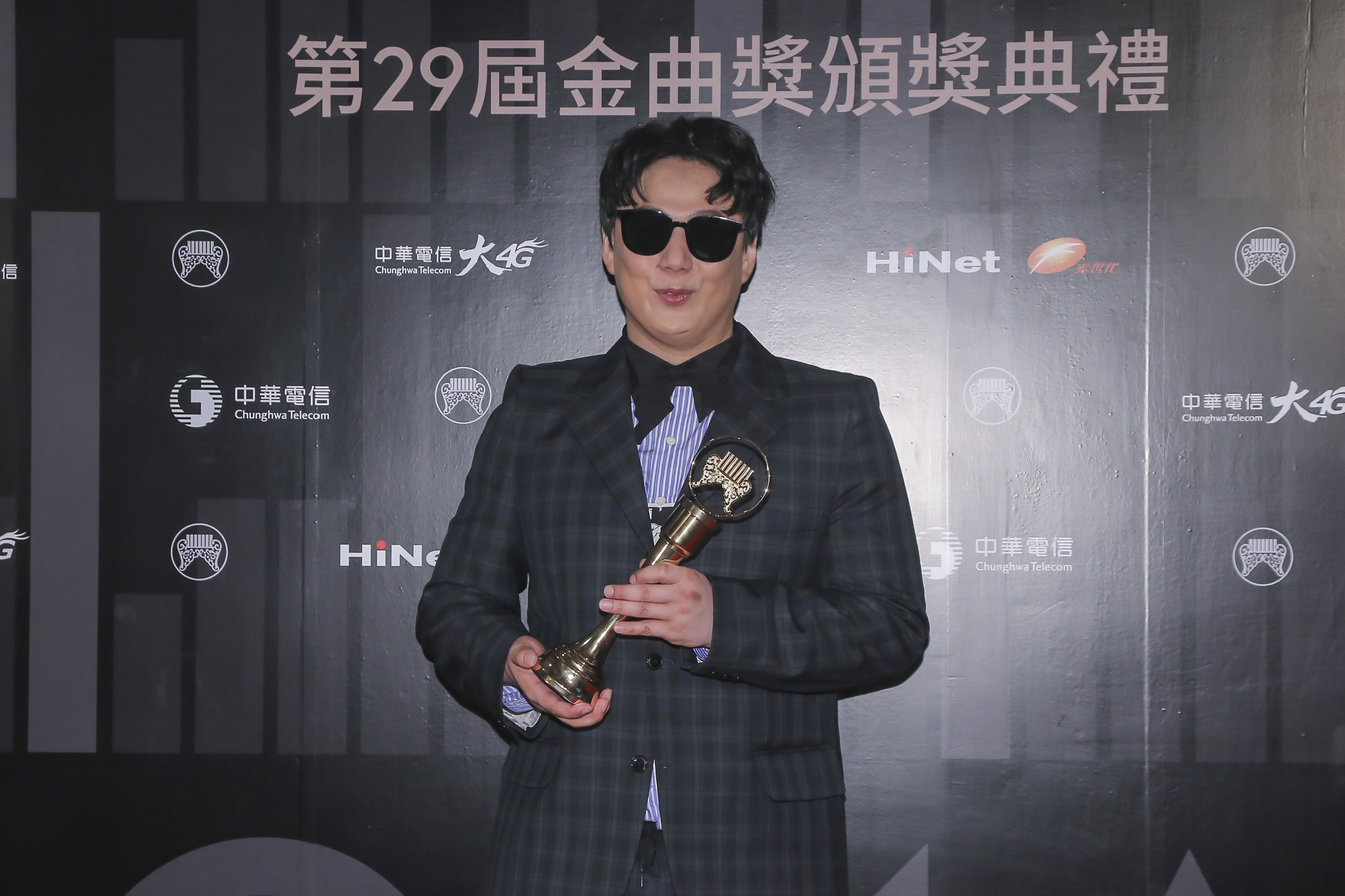  p>《人生我敬你一杯》是台湾歌手 a target="_blank" href="/item