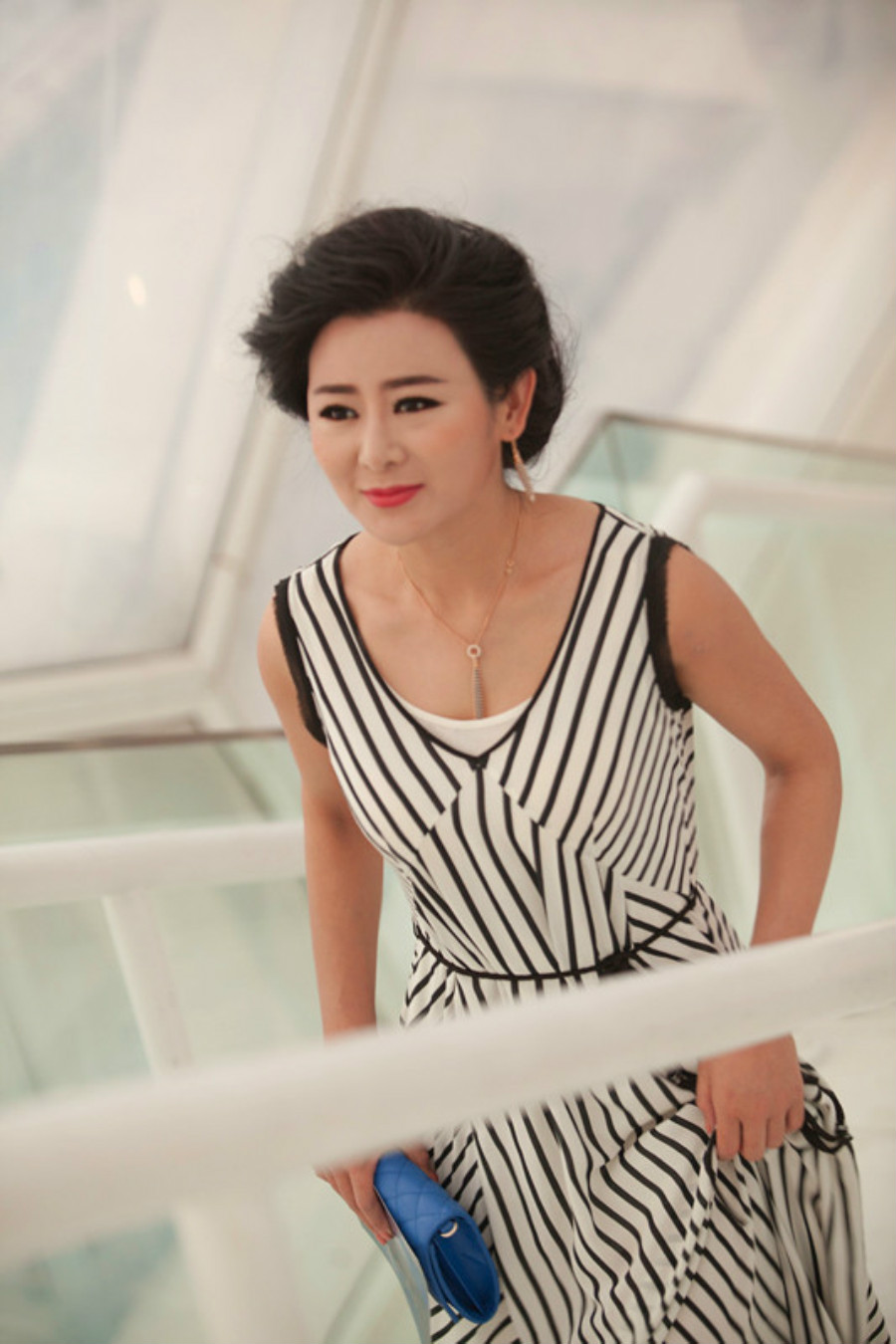  p>肖雨蒙,1982年5月26日出生于山东省临沂市平邑县,中国内地女歌手