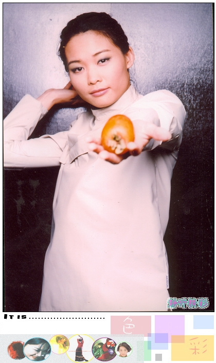  p>许美静,原名许美凤,1974年9月27日出生于新加坡,新加坡流行乐女