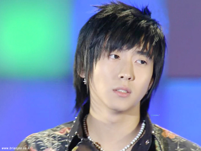  p data-id="gnryjw1xcv">brian,原名朱珉奎,1981年1月10日出生于美国