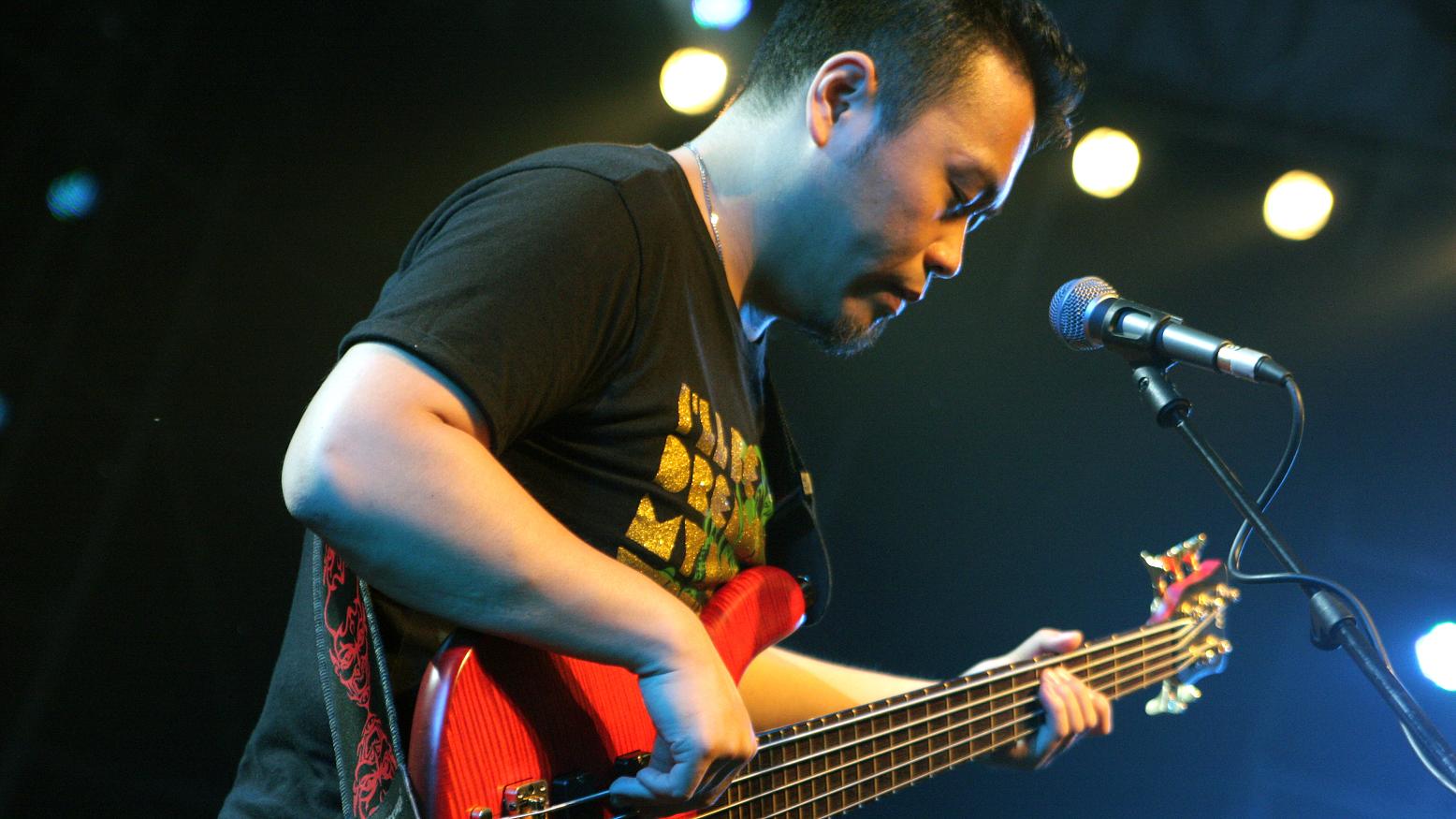 7413863" data-lemmaid="7413863">大梁 /a>,键盘手李乐君,贝斯王亚东