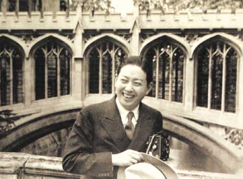  p>梅兰芳(1894年10月22日-1961年8月8日),名澜,又名鹤鸣,乳名裙姊,字