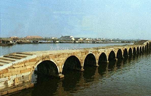 bridge),别名长桥,是中国江苏省苏州市境内的一座桥梁,南北横卧于大