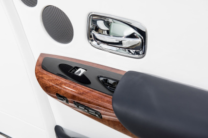 “小提琴键”车窗开关