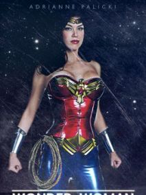 阿德琳妮·帕里奇扮演的神奇女侠