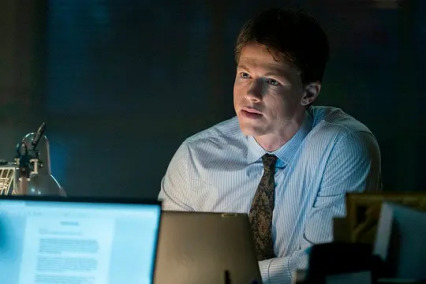 造雨人（2025年美国米洛·卡拉汉、拉娜·帕瑞拉、约翰·斯拉特里主演的犯罪惊悚电视剧）_百度百科