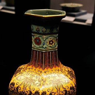 中国清時代 乾隆年製 粉彩六角皿 時代木箱付 幅約