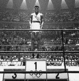 1960年，阿里获得罗马奥运会冠军