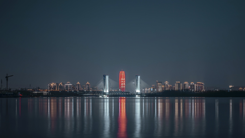 “大玉米”及如意湖